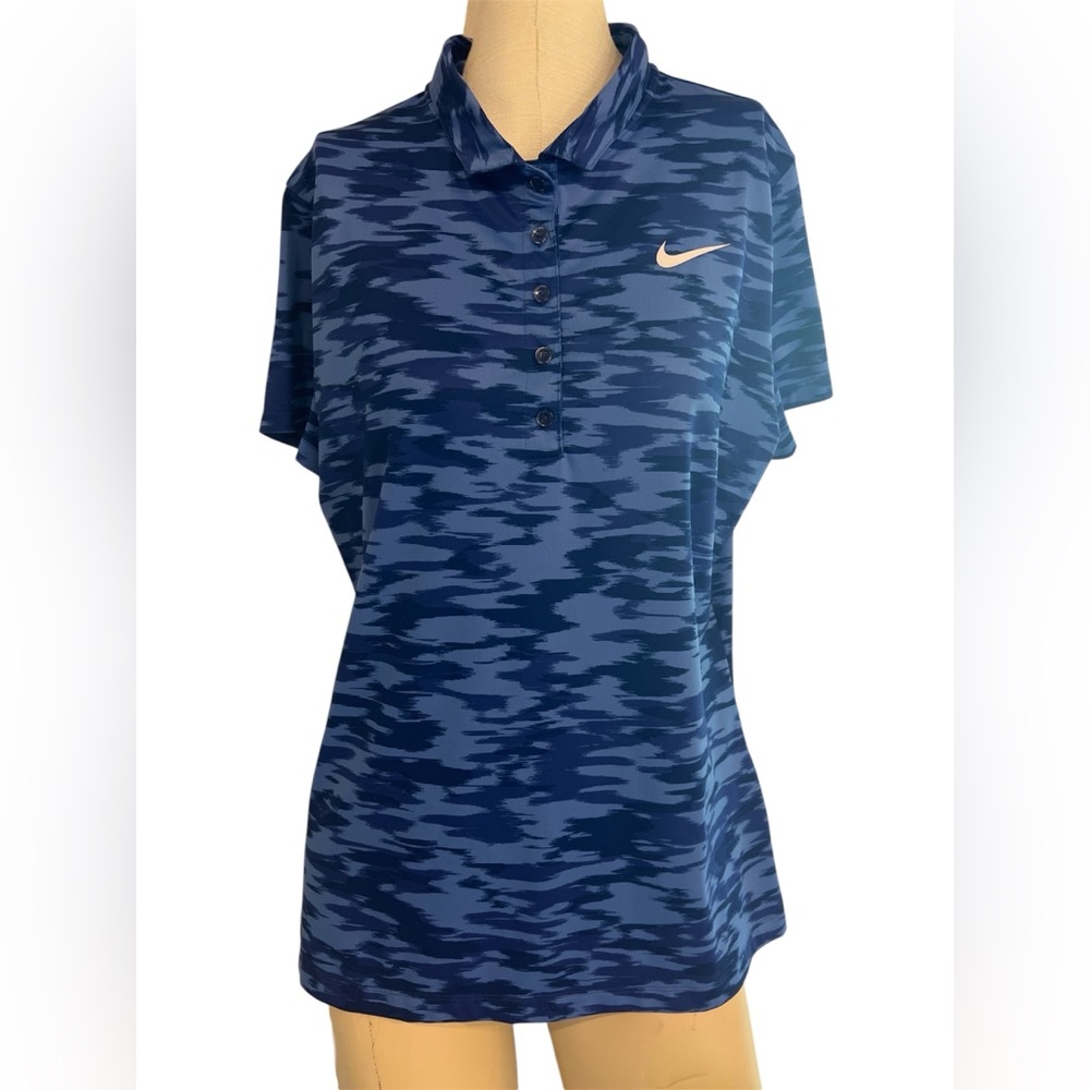 Nike Women's Dri-Fit Navy and Purple Short Sleeved Camo Button Down Shirt SZ L